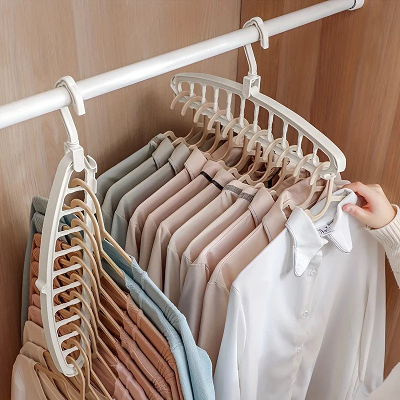 Folding hanger